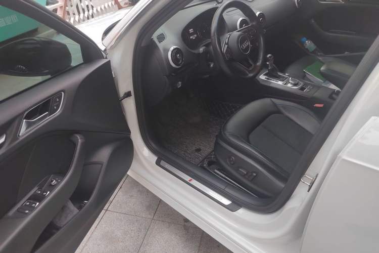 Used Audi A3 2017 Sportback 35 TFSI Fashion Model Driver Seat