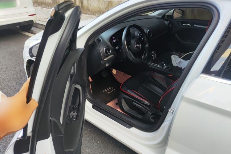 Used Audi A3 2017 Limousine 35 TFSI Ambition Edition Driver Seat