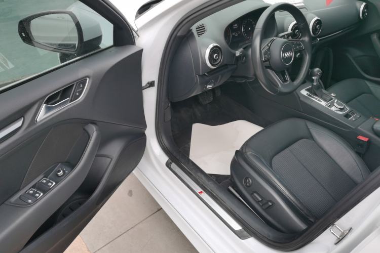 Used Audi A3 2017 Limousine 35 TFSI Fashion Model Driver Seat