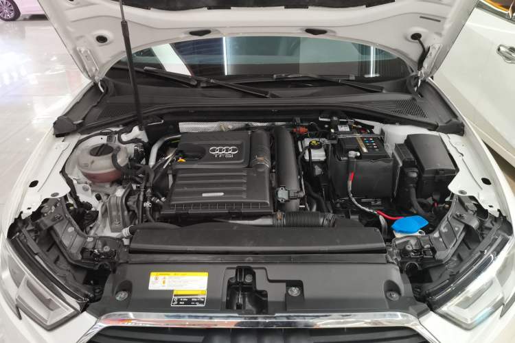 Used Audi A3 2017 Limousine 35 TFSI Ambition Edition Engine Bay
