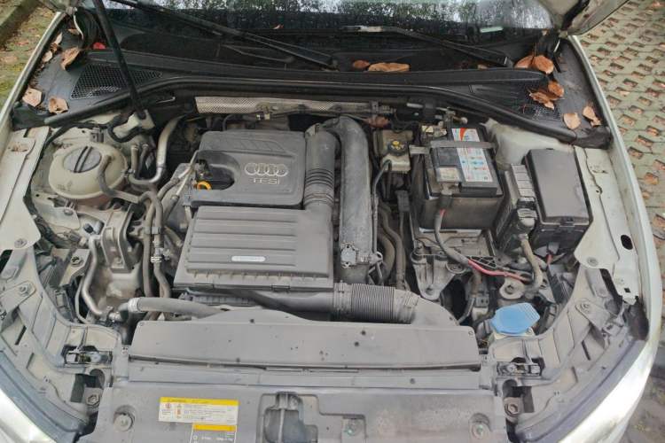 Used Audi A3 2017 Limousine 35 TFSI Fashion Model Engine Bay