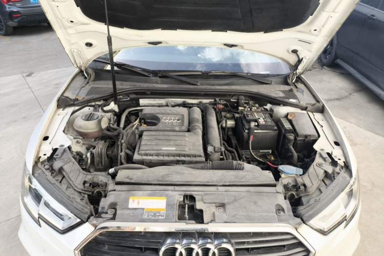 Used Audi A3 2017 Limousine 35 TFSI Fashion Model Engine Bay