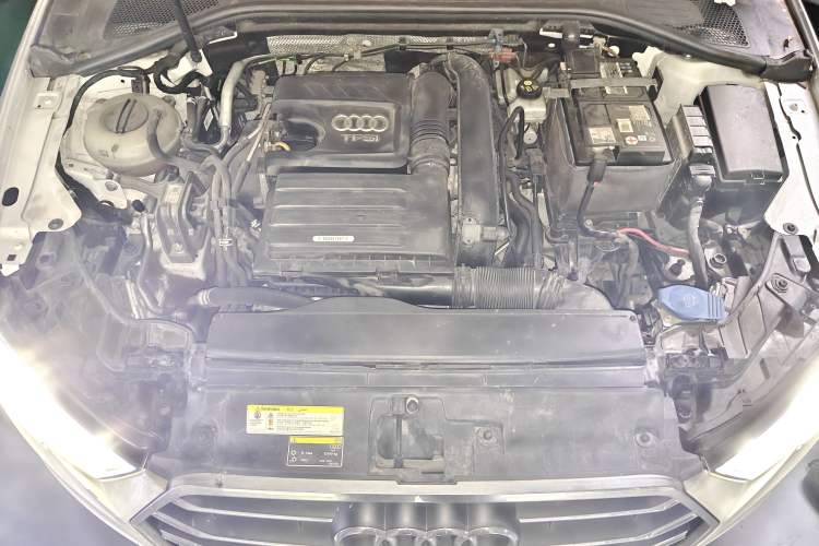 Used Audi A3 2017 Limousine 35 TFSI Style Edition Engine Bay