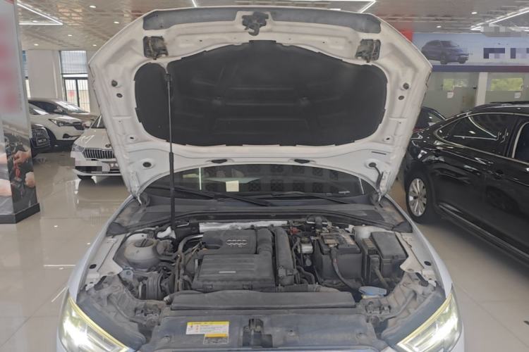 Used Audi A3 2017 Limousine 35 TFSI Style Edition Engine Bay