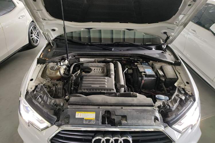 Used Audi A3 2017 Limousine 35 TFSI Fashion Model Engine Bay