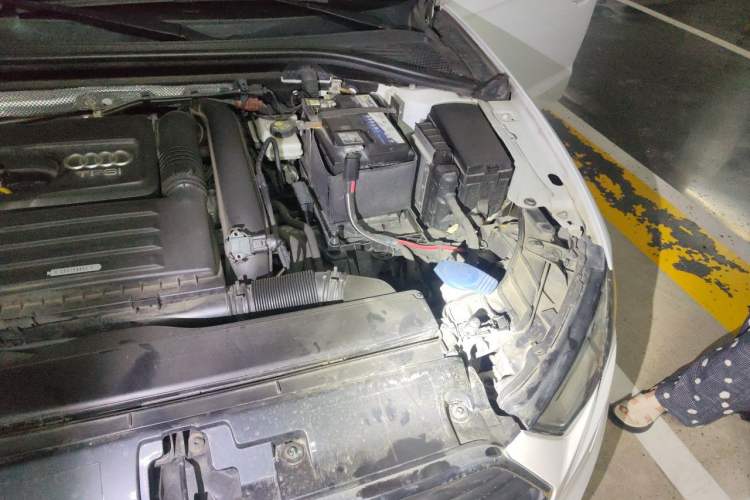Used Audi A3 2017 Sportback 35 TFSI Fashion Model Engine Bay Left