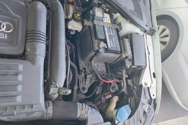 Used Audi A3 2017 Limousine 35 TFSI Fashion Model Engine Bay Left