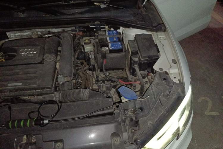 Used Audi A3 2017 Limousine 35 TFSI Fashion Model Engine Bay Left