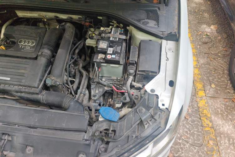 Used Audi A3 2017 Limousine 35 TFSI Ambition Edition Engine Bay Left