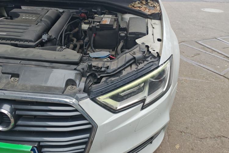 Used Audi A3 2017 Limousine 35 TFSI Fashion Model Engine Bay Left