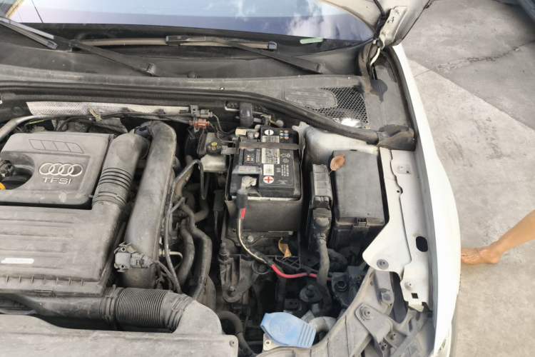 Used Audi A3 2017 Limousine 35 TFSI Fashion Model Engine Bay Left