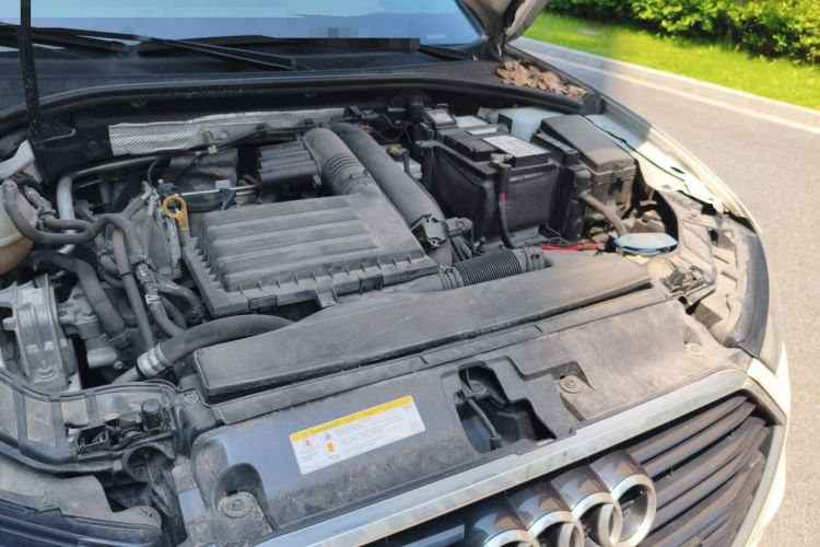 Used Audi A3 2017 Limousine 35 TFSI Fashion Model Engine Bay Left