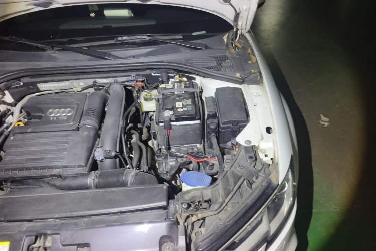 Used Audi A3 2017 Limousine 35 TFSI Fashion Model Engine Bay Left