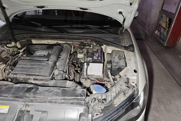 Used Audi A3 2017 Limousine 35 TFSI Fashion Model Engine Bay Left