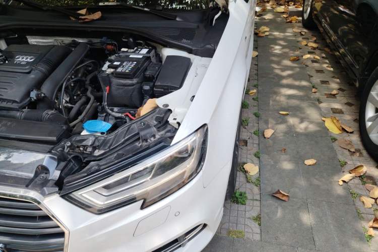 Used Audi A3 2017 Limousine 35 TFSI Ambition Edition Engine Bay Left