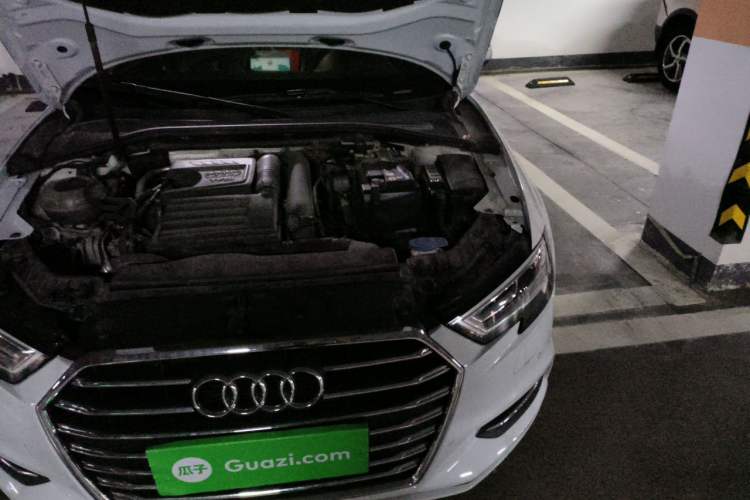 Used Audi A3 2017 Limousine 35 TFSI Style Edition Engine Bay Left