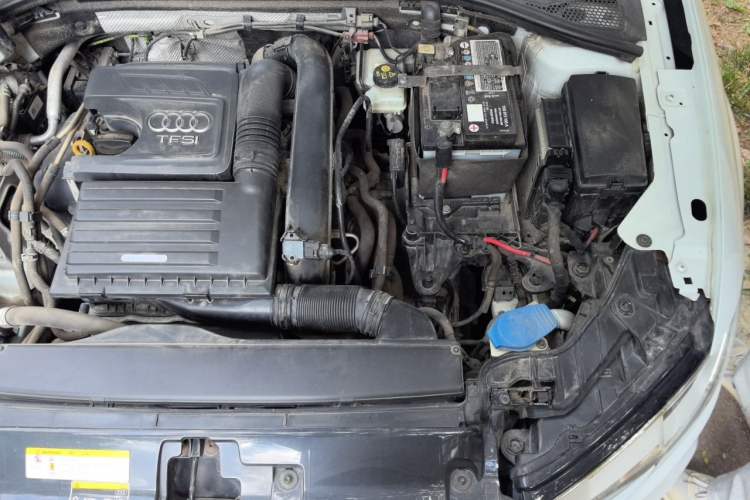 Used Audi A3 2017 Limousine 35 TFSI Fashion Model Engine Bay Left