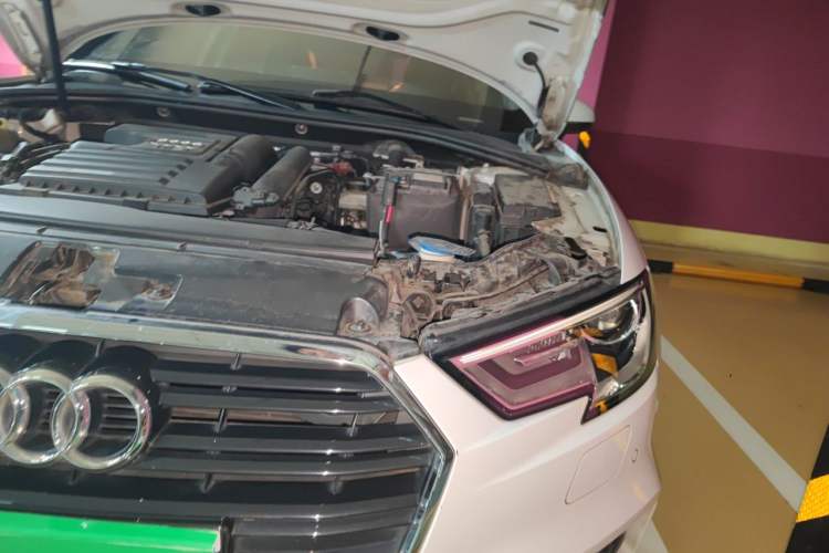 Used Audi A3 2017 Limousine 35 TFSI Fashion Model Engine Bay Left