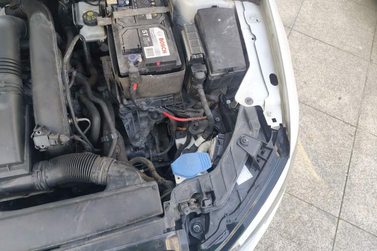 Used Audi A3 2017 Limousine 35 TFSI Sport Edition Engine Bay Left
