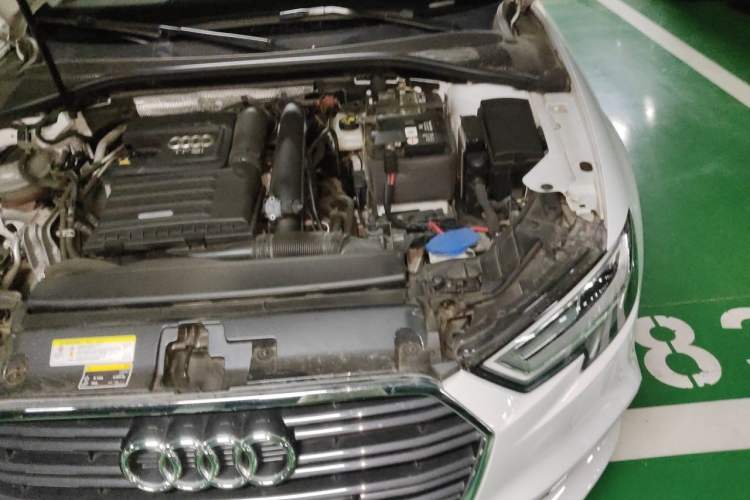 Used Audi A3 2017 Limousine 35 TFSI Sport Edition Engine Bay Left