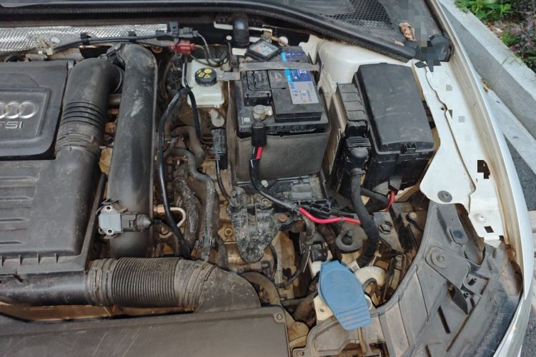 Used Audi A3 2017 Limousine 35 TFSI Fashion Model Engine Bay Left