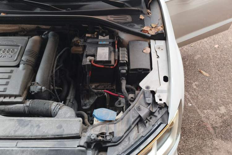 Used Audi A3 2017 Sportback 35 TFSI Fashion Model Engine Bay Left