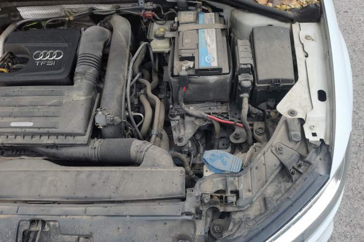Used Audi A3 2017 Limousine 35 TFSI Sport Edition Engine Bay Left