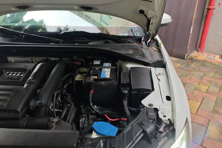 Used Audi A3 2017 Sportback 35 TFSI Sport Edition Engine Bay Left