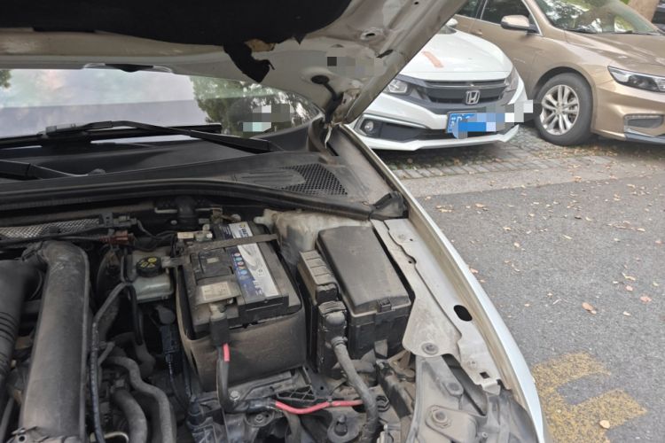 Used Audi A3 2017 Limousine 35 TFSI Sport Edition Engine Bay Left