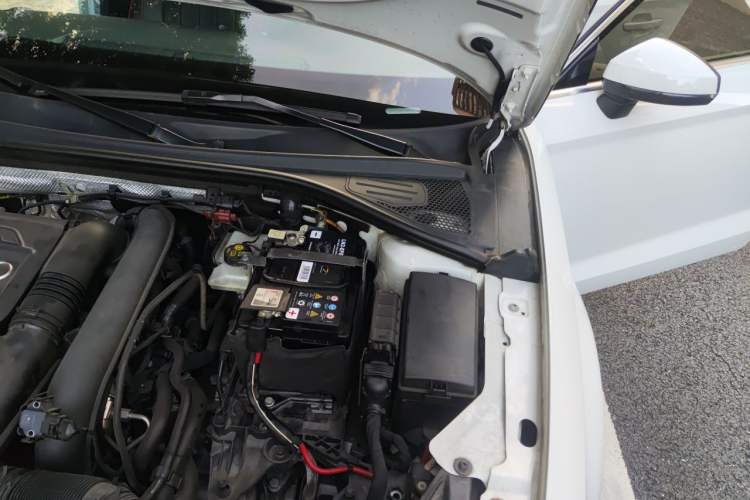 Used Audi A3 2017 Limousine 35 TFSI Ambition Edition Engine Bay Left