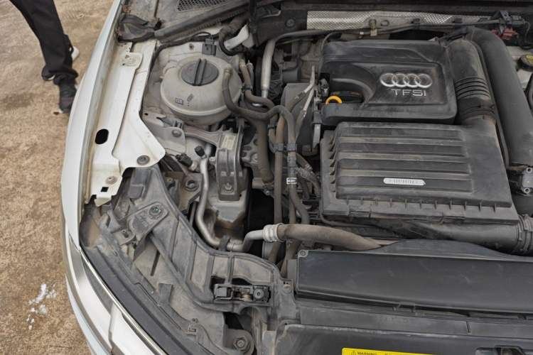 Used Audi A3 2017 Limousine 35 TFSI Ambition Edition Engine Bay Right