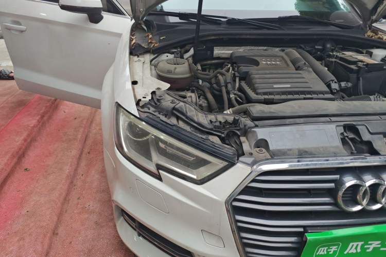 Used Audi A3 2017 Limousine 35 TFSI Fashion Model Engine Bay Right