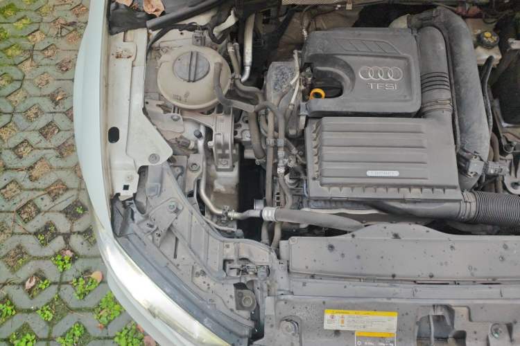 Used Audi A3 2017 Limousine 35 TFSI Fashion Model Engine Bay Right