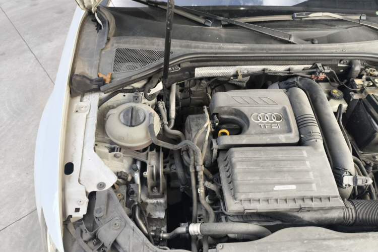 Used Audi A3 2017 Limousine 35 TFSI Fashion Model Engine Bay Right