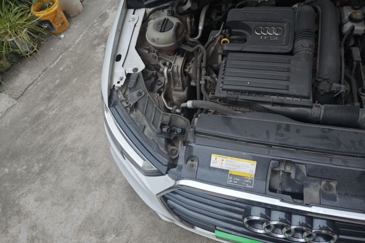 Used Audi A3 2017 Limousine 35 TFSI Sport Edition Engine Bay Right