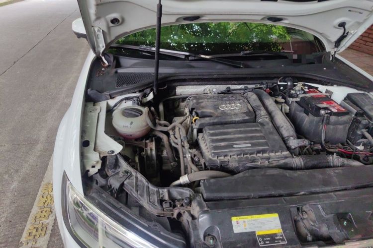 Used Audi A3 2017 Limousine 35 TFSI Fashion Model Engine Bay Right