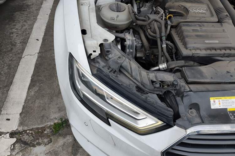 Used Audi A3 2017 Limousine 35 TFSI Ambition Edition Engine Bay Right