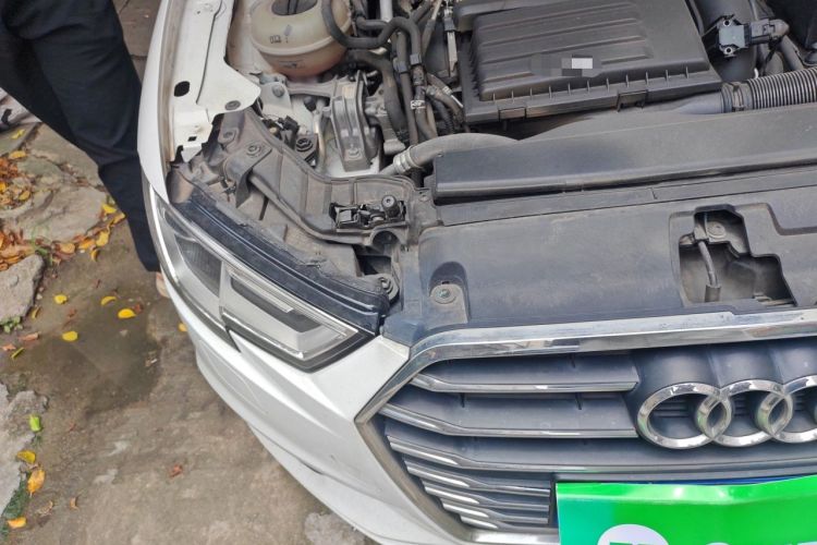 Used Audi A3 2017 Limousine 35 TFSI Ambition Edition Engine Bay Right