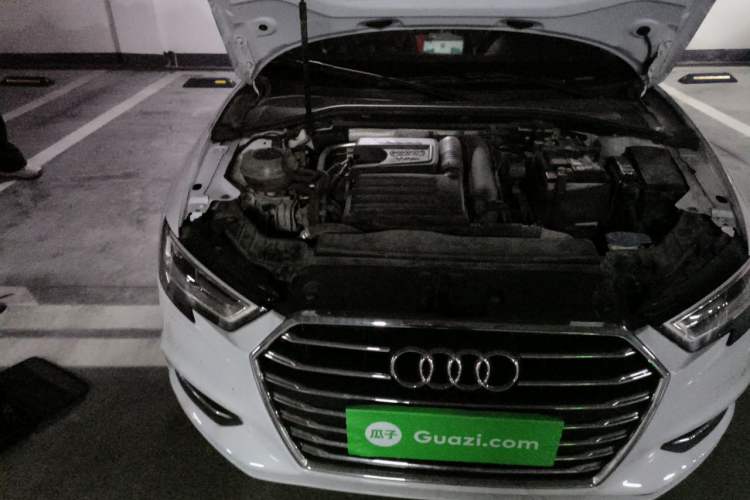 Used Audi A3 2017 Limousine 35 TFSI Style Edition Engine Bay Right