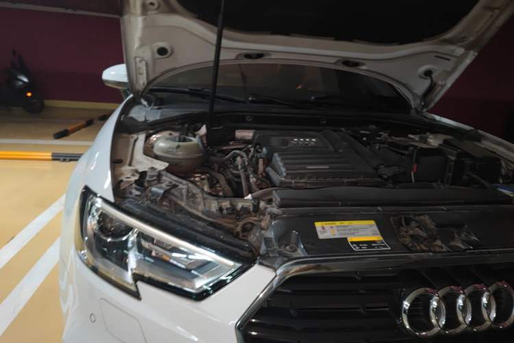 Used Audi A3 2017 Limousine 35 TFSI Fashion Model Engine Bay Right
