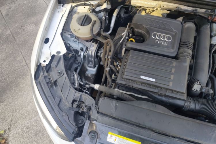 Used Audi A3 2017 Limousine 35 TFSI Sport Edition Engine Bay Right