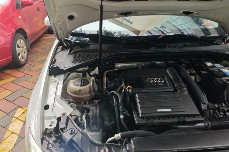 Used Audi A3 2017 Sportback 35 TFSI Sport Edition Engine Bay Right