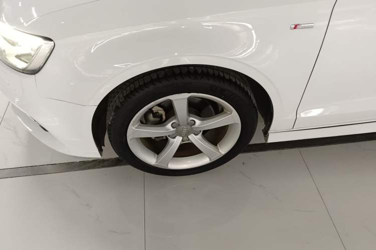 Used Audi A3 2017 Limousine 35 TFSI Fashion Model Exterior 2