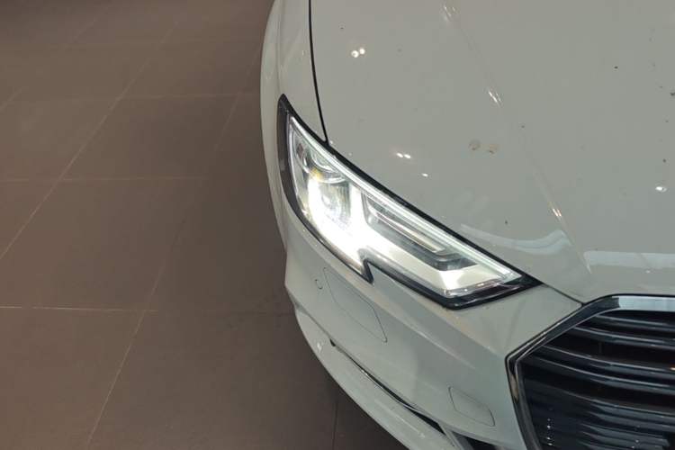 Used Audi A3 2017 Sportback 35 TFSI Fashion Model Exterior 3