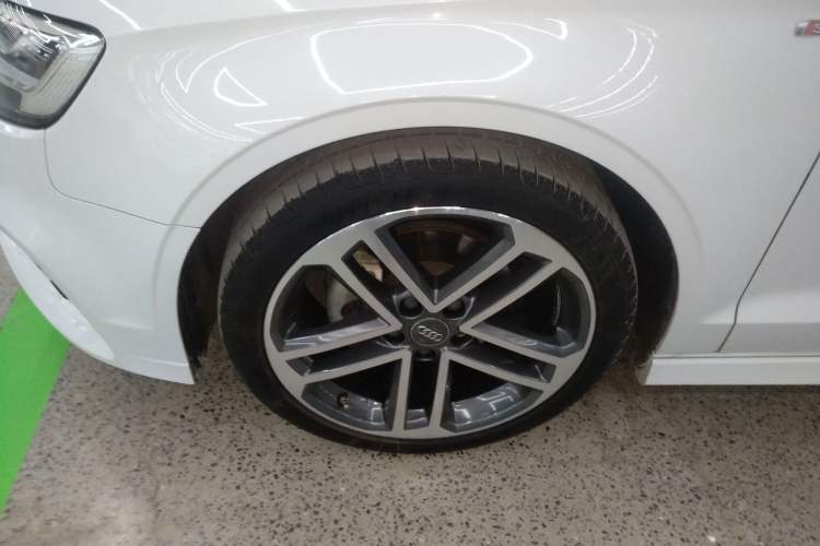 Used Audi A3 2017 Limousine 35 TFSI Sport Edition Exterior 4