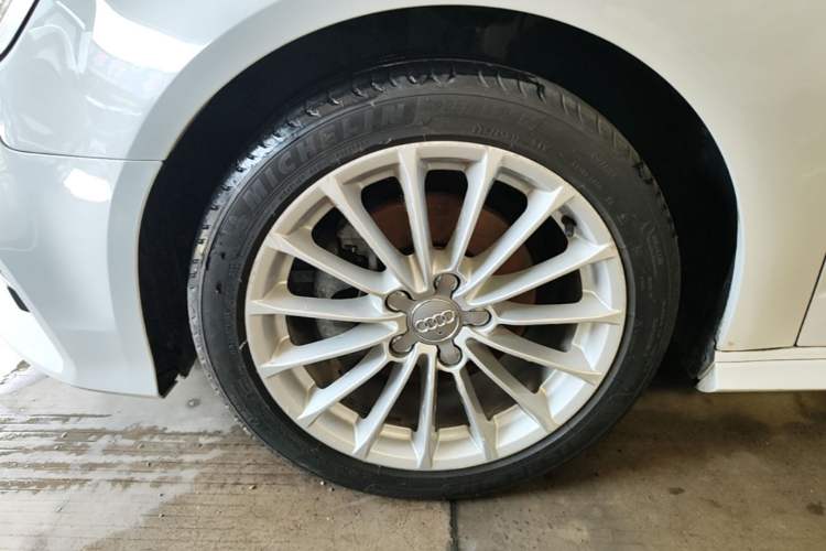 Used Audi A3 2017 Sportback 35 TFSI Fashion Model Exterior 4