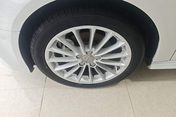 Used Audi A3 2017 Sportback 35 TFSI Fashion Model Exterior 4