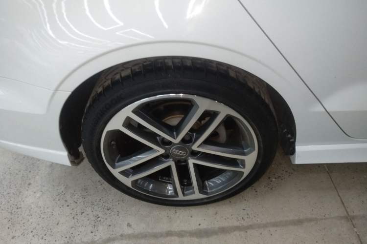 Used Audi A3 2017 Limousine 35 TFSI Sport Edition Exterior 5