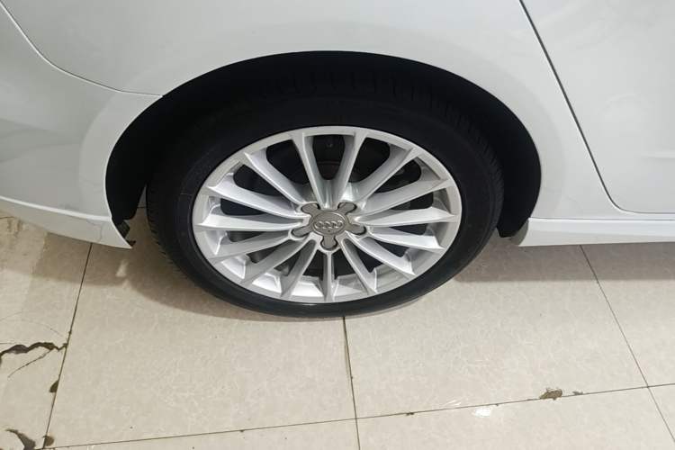 Used Audi A3 2017 Sportback 35 TFSI Fashion Model Exterior 5