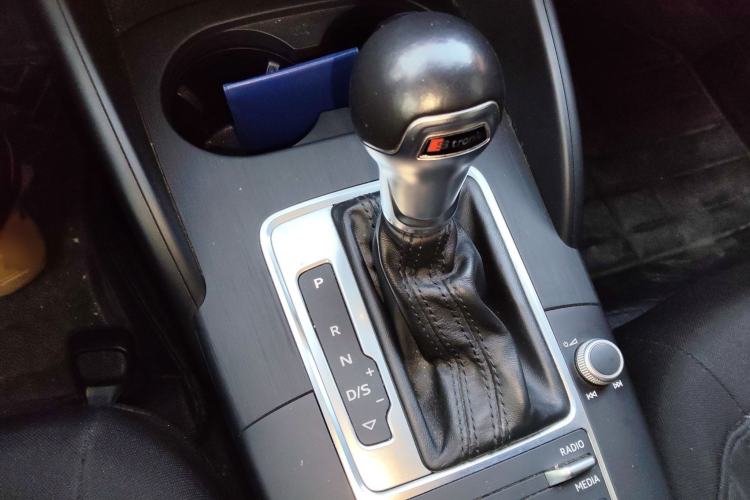 Used Audi A3 2017 Limousine 35 TFSI Ambition Edition Gear Lever